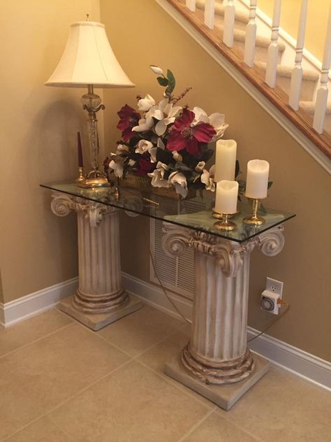 Love Columns Column Decor, Classy Apartment, Columns Decor, Old World Home, Victorian Room, Black Living Room Decor, Luxury House Interior Design, Corner Decor, Metal Dining Table