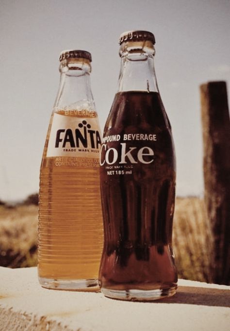 Funny Reactions, Vintage Soda Bottles, Always Coca Cola, Vintage Coke, Nostalgia Aesthetic, Coke Cola, Coke Bottle, Coca Cola Bottle, Vintage Bottles