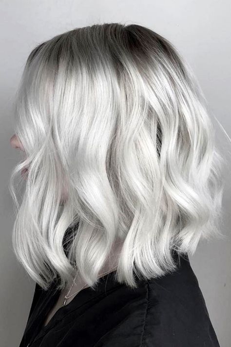 21 Pastel Hair Ideas You'll Love Grey Hair Wig, Messy Bob, Messy Bob Hairstyles, Silver Blonde Hair, Silver Hair Color, Silver Grey Hair, Silver Blonde, Pretty Hair Color, Blonde Hair Looks