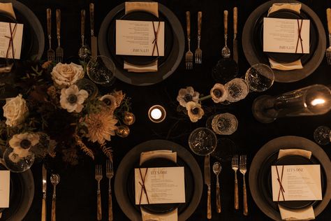 Dark and moody #weddingtablesetting #gothicwedding #blackwedding #darkwedding #blackvelvet #moodywedding #tablesetting Moody Rustic Wedding, Wedding Dark Academia, Moody Wedding Aesthetic, Moody Wedding Ideas, Dark Academia Wedding, Dark Moody Wedding, Dark And Moody Wedding, Non Existent, Dark Acadamia