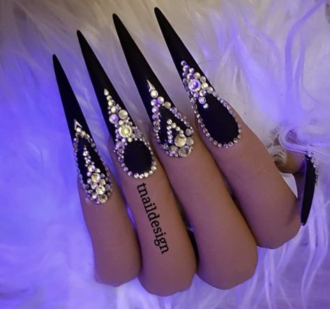 Nails Polish Designs, Beach Nails Art, Diy Rhinestone Nails, Gucci Nails, 2023 Nail, Nails Art Ideas, Best Nails, Black Acrylic Nails, Sassy Nails