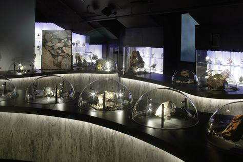 A Museum Devoted to Geological Treasures Opens in Maine Minerals Museum, Art Galleries Design, Exhibit Design, Fine Minerals, Natural History Museum, How To Buy Land, Painting Wallpaper, Space And Astronomy, National Museum