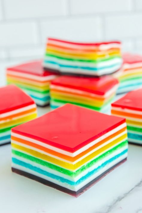 Jello With Yogurt, Layered Jello Recipe, Rainbow Jello, Jello Flavors, Layered Jello, Thanksgiving 2022, Princess Pinky Girl, Pinky Girl, Jello Mold