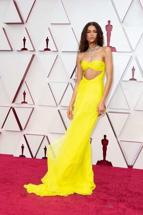 93rd Annual Academy Awards - Arrivals Zendaya Dresses, Zendaya Red Carpet, Met Gala Dresses, Valentino Gowns, Zendaya Style, Valentino Haute Couture, Best Red Carpet Looks, Valentino Couture, Gala Dresses