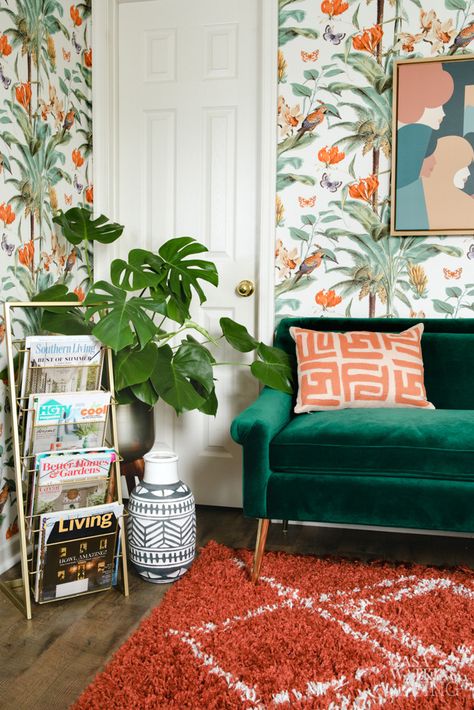 Modern Therapy Office, Maximalism Office, Modern Bohemian Office, Funky Home Office, Fall Themed Bedroom, Therapy Office Design, Bedroom Funky, Book Nook Ideas, Hawaii Apartment