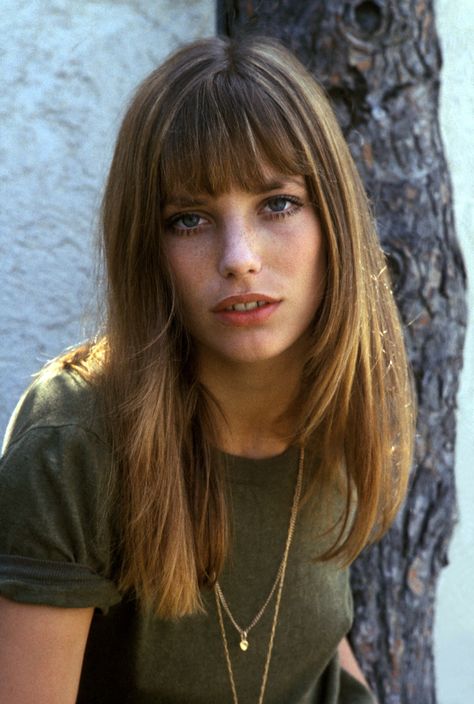 Jane Birken, Uk Icon, Jane Birkin Style, Easy Wedding Guest Hairstyles, Choppy Bangs, Bridget Bardot, Kadeřnické Trendy, 70s Hair, Easy Wedding