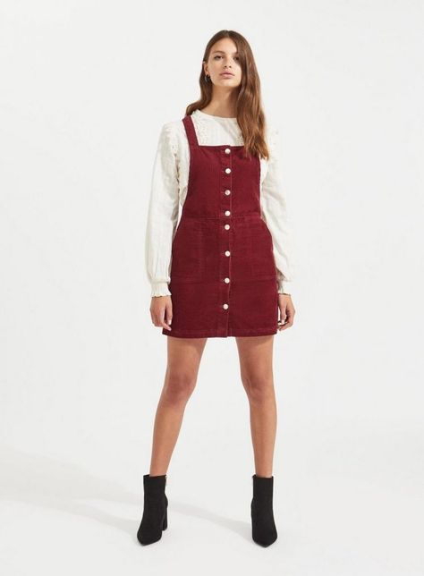 Miss Selfridge how to style a pinafore dress cord autumn Dress Styling Ideas, Red Pinafore, Story Clothes, Outfit Overall, Cord Pinafore Dress, Maxi Dress Outfit Fall, Dress Styling, Overall Skirt, Maxi Dress Outfit