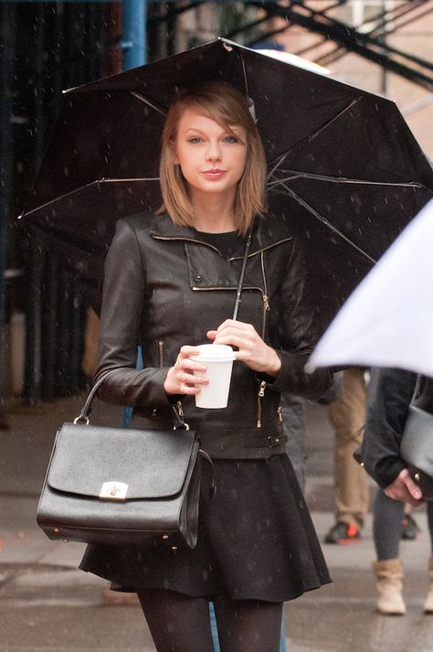 loving her hair Taylor Swift Nyc, Taylor Swift 2014, Taylor Swift Street Style, Taylor Swift Web, Estilo Taylor Swift, All About Taylor Swift, Taylor Swift Outfits, Taylor Swift Fan, Taylor Swift 13