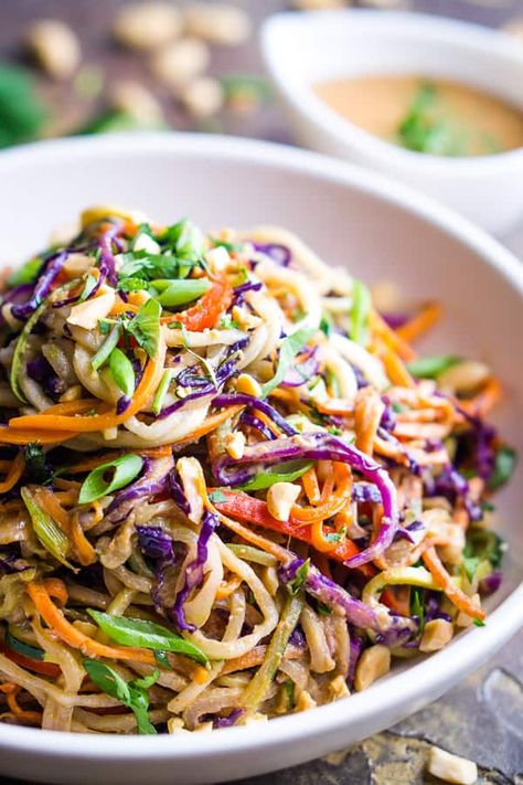 Thai pasta made with zucchini noodles and fresh vegetables sautéed with sweet and spicy Thai peanut sauce. This zoodles recipe is undetectably vegan, super easy, and downright delicious! Asian Zoodles Zucchini, Zoodles Recipe Healthy, Veggiterian Recipe, Asian Zoodle Recipes, Vegan Zoodle Recipes, Pasta Salad For Lunch, Vegan Zoodles, Thai Pasta, Zoodles Recipe