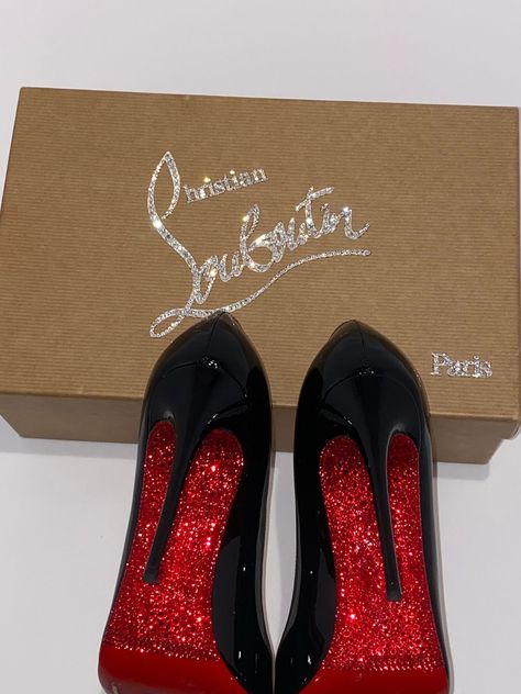 Louboutin Shoes Aesthetic, Louboutin Aesthetic, Walking Up The Stairs, Christian Louboutin Sandals, Pleaser Heels, Heels Aesthetic, Shoes Heels Classy, Summer Office, Chique Outfits