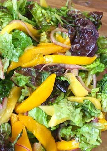 Mango Summer Salad Honey Lime Vinaigrette, Shabbat Recipes, Ensalada Caprese, Apple Walnut Salad, Southwest Chicken Salad, Caprese Salad Recipe, Deviled Eggs Easy, Vinaigrette Recipe, Lime Vinaigrette