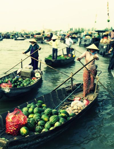 Vietnamese floating market on the Mekong River Vietnam Honeymoon, Mekong Delta Vietnam, Feeling Small, Laos Vietnam, Vietnam Tour, Vietnam Backpacking, 11 February, Beautiful Vietnam, Mekong River