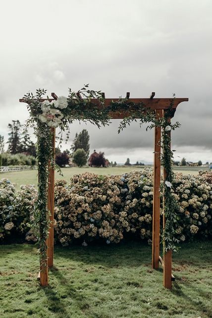 Simple Wedding Arch Rustic Wedding Arch Flowers, Garden Trellis Wedding Arch, Square Wedding Arbor, Wedding Lots Of Greenery, Flowers On Arbor For Wedding, Archway Decor Wedding, Minimalist Arbor Wedding, Wedding Arbour Simple, Simple Arch Flowers