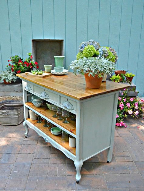 Heir and Space: Antique Dresser Turned Kitchen Island Organiser Cucina, Kitchen Ikea, Farmhouse Kitchen Island, Decor Ikea, Easy Coffee, Diy Kitchen Island, Tables Diy, Old Dressers, Kitchen Islands