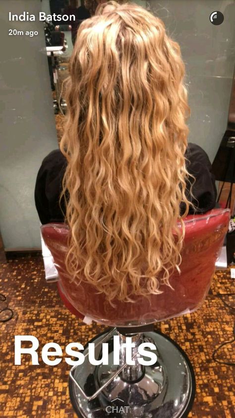 Wavy Bleached Hair, Loose Spiral Perm Long Hair, Loose Perm Long Hair, Red Strawberry Blonde Hair, Hair Affirmations, Spiral Perm Long Hair, Permanent Curls, Long Perm, Loose Perm