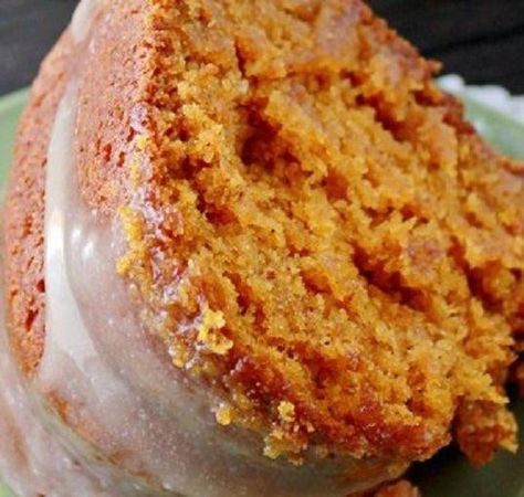 Buttermilk Pumpkin Bread, Pumpkin Bundt Cake Recipes From Scratch, Berry Bundt Cake, Recipes With Buttermilk, Pumpkin Buttermilk, Pumpkin Pound Cake Recipes, Buttermilk Glaze, Hubbard Squash, Powdered Buttermilk