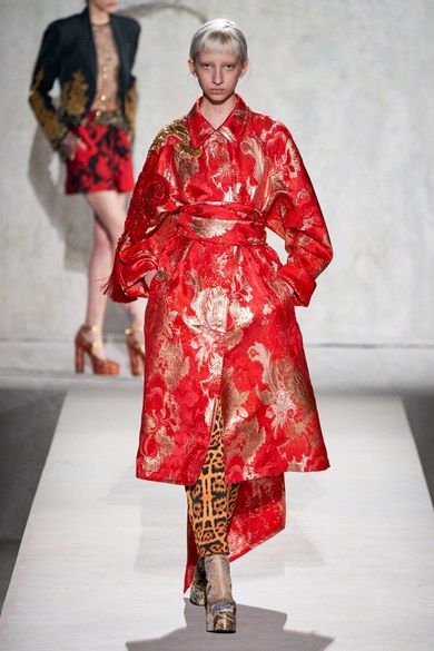 Dries Van Noten Spring 2020 Ready-to-Wear collection, runway looks, beauty, models, and reviews. Roadtrip Photography, International Clothing, Catwalk Fashion, 2020 Fashion Trends, Vogue Germany, Christian Lacroix, Red Outfit, Truck Driver, Dries Van Noten