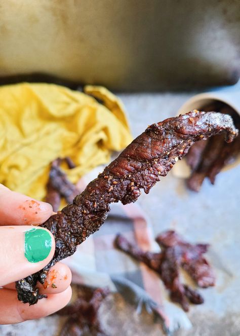 SMOKED BEEF JERKY - Pretend it's a Donut Home Made Jerky, Diy Beef Jerky, Easy Beef Jerky, Beef Jerky Recipe Dehydrator, Make Beef Jerky, Oven Jerky, Making Beef Jerky, Smoked Beef Jerky, Beef Jerky Recipe