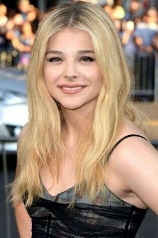 Chloe Grace Mortez, Chloë Grace Moretz, Blonde Hairstyles, Chloe Moretz, Grace Moretz, Saree Photoshoot, Chloe Grace Moretz, Chloe Grace, Amazing Grace