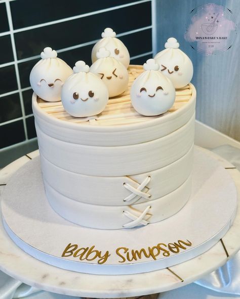 Little dumplin’ Obsessingg over this theme! Hoping this becomes a popular trend Cake drum • @cakebonofficial Food gel • @colour.mill Fondant • @wiltoncakes Everything else! • @heb . . . . . . #cake #sanantonio #sanantoniosmallbusiness #sanantoniocakes #sanantonioeats #sanantonioevents #sanantoniofood #sanantoniofoodie #sanantoniobaker #bakedsa #bakery #foodie #food #cakeoftheday #cakeofinstagram #cakeoftheweek #cakebonofficial #birthdaycake #smallbusiness #womenofsanantonio #cakecakec... Anime Baby Shower Ideas, Dumpling Baby Shower Theme, Dumpling Cake, Dumpling Birthday, Dumpling Party, Trend Cake, Bakery Ideas, Cute Themes, Creative Things