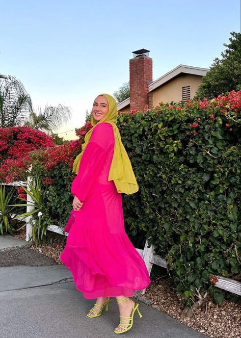 Modest Beach Outfit Ideas, Hot Pink Dress Hijab, Pink Dress Hijab Outfit, Hijab Fashion Inspiration Summer 2024, Hot Pink Shirt Outfit, Red Beach Dresses, Hijab Outfit Summer, Bright Summer Dresses, Modest Outfits Muslim