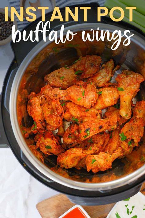 Keto Buffalo Chicken Wings, Instant Pot Chicken Wings, Wings Bbq, Buffalo Chicken Wings Recipe, Keto Buffalo Chicken, Slow Cooker Chicken Wings, Cooking Chicken Wings, Frozen Chicken Wings, Homemade Buffalo Sauce