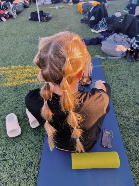 Race Day Hair, Tennis Hairstyles, Football Hairstyles, Tennis Hair, Hair Tips And Tricks, Cute Sporty Hairstyles, Soccer Hairstyles, Track Hairstyles, Soccer Hair