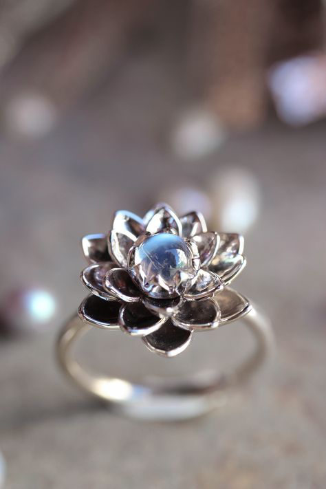 White gold lotus ring with moonstone, flower engagement ring - Eden Garden Jewelry™ Lotus Engagement Ring, Sculpted Jewelry, Lotus Flower Ring, Magic Dust, Lotus Ring, Flower Engagement, Blue Gemstone Rings, Gold Lotus, Flower Engagement Ring