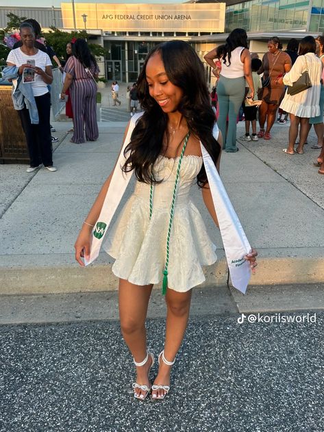 Highschool Grad Outfits, Long Grade 8 Grad Dresses, Collage Graduation Dress, Senior Sunset Outfits, Graduation Outfits For Women High School, Senior Graduation Dress High Schools, Promotion Outfits 8th Grade, After Prom Outfit Parties, 8th Grade Picture Day Outfits