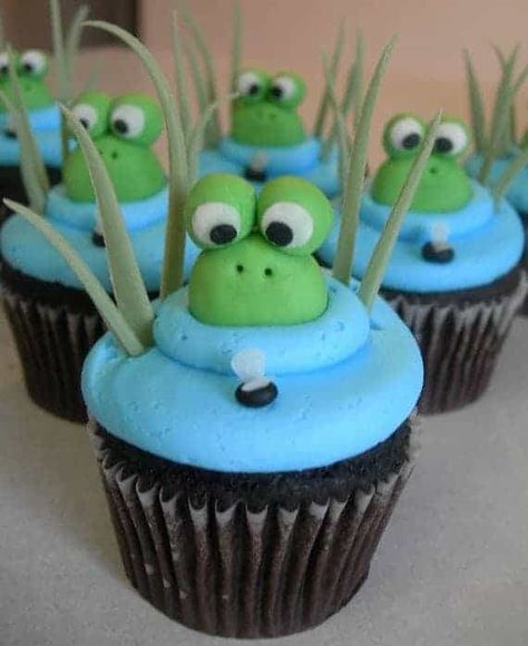 Frog Party: Hop over for some Frog Party Ideas.  What's more fun than a little green frog?  I'm sharing some super cute frog party ideas today. #frog #party #boy #birthday #frogparty #boybirthday #kids #birthday #partyideas #parties #diy Frog Party Ideas, Cupcakes Bonitos, Pond Cake, Frog Cupcakes, Frog Cake, Frog Pond, Cupcake Decoration, Cupcake Wars, Creative Cupcakes