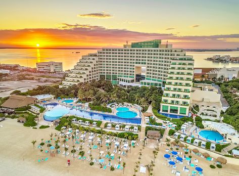 These Two Resorts are Redefining Mexico’s All-Inclusives Cancun Mexico Hotels, Live Aqua Cancun, Cancun All Inclusive, Best All Inclusive Resorts, Cancun Resorts, Cancun Hotels, Aqua Beach, Mexico Resorts, Vacation Deals