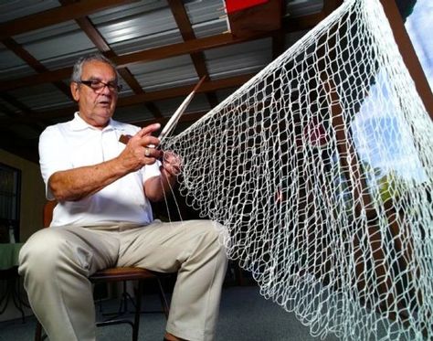 Hand Made Cast Nets,Cast Net Making Vidoes - Video Maker, Maker Hand Video, Net Making, Cast Nets, Hobby Tools, Bushcraft Camping, Fishing Knots, Fishing Nets, Survival Tools, Camping Survival