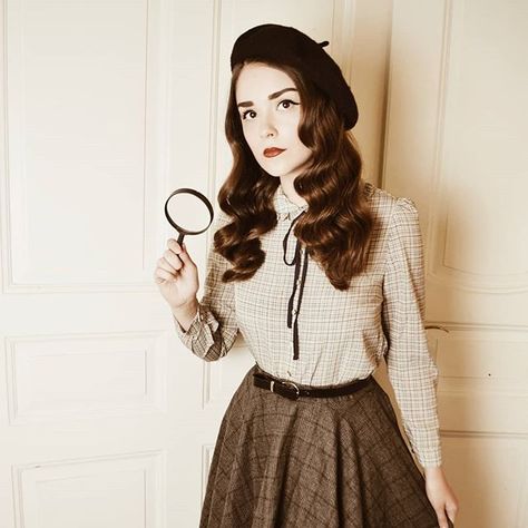 VINTAGE SOUL | SHIRIN ALTSOHN (@shirinatra) • Instagram photos and videos Female Sherlock Holmes, Dark Academia Fashion Women, Dark Academia Fashion Aesthetic, Style Development, Vintage Outfit Inspiration, Character Studies, Rustic Outfits, Miss Patina, Rustic Aesthetic