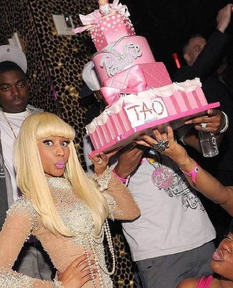 Nicki Minaj Pink Print, 22nd Birthday Cakes, Celebrity Birthday, Girly Birthday Party, Celebrity Birthdays, 32 Birthday, Cake Shapes, Beautiful Disaster, 22nd Birthday