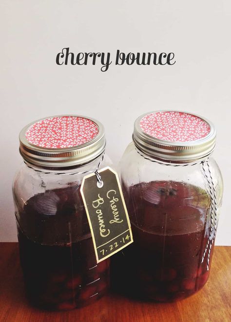 Learn the recipe for Cherry Bounce, a homemade American cordial made with fresh cherries, lemon juice, spices and whiskey, brandy, vodka or rum. Cherry Bounce Recipe, Cherry Bounce, Sour Cherry Recipes, Cherry Whiskey, Liqueur Recipes, Lemon Juice Recipes, Flavored Alcohol, Food In Jars, Alcohol Infusion