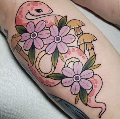 Pink Snake Tattoo, Rolly Polly Tattoo, Traditional Frog Tattoo, Human Doodle, Sapphire Steven Universe, Rolly Polly, Tattoo 2024, Frog Tattoo, Traditional Tattoo Designs