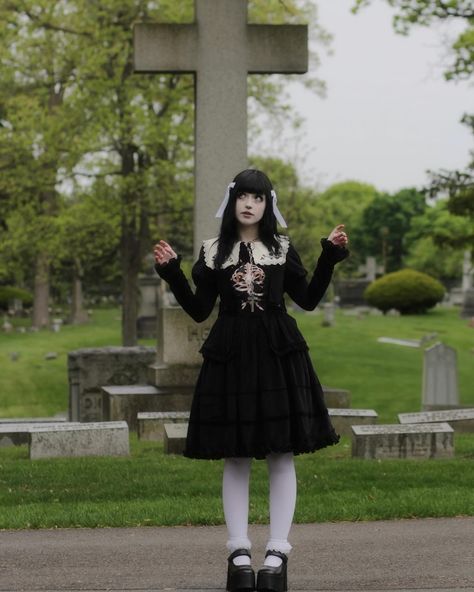 Cemetery Angel 🤍🪦🪽 📸: @misanthropianarcissus Ghostly Outfits, Harajuku Fashion Aesthetic, Ghost Outfit, Fav Outfit, Cemetery Angels, Blackpink Square Up, Harajuku Fashion, Gothic Lolita, Cemetery