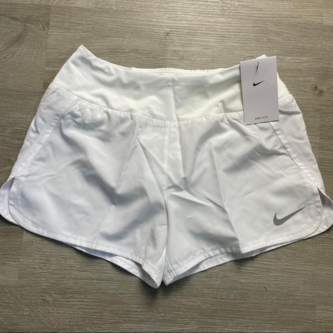 New With Tags Brief Lined Cheer Practice Fits, Nike Clothes Aesthetic, Soccer Aesthetic Outfit, Gym Class Outfits, Cute Running Outfits, Christmas Wishlist For Teens, Cute Gym Clothes, Cute Nike Shorts, Track Fits