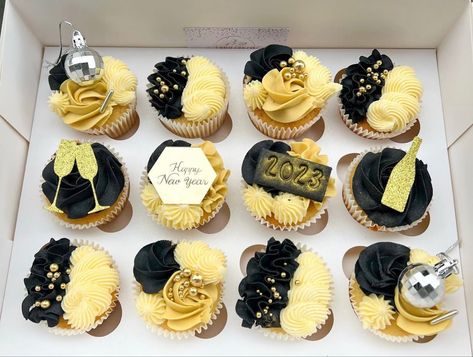 Black Number Cake, Cupcake Inspiration, Home Bakery Business, Spring Dessert, Cupcake Decoration, Spring Desserts, Number Cake, Cupcake Designs, Number Cakes