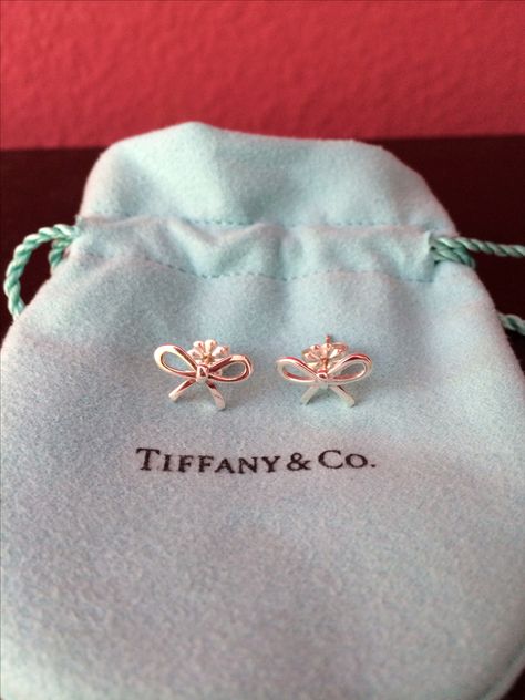 Tiffany and Co bow earrings Tifanny And Co Earrings, Tiffney And Co Jewelry, Tiffany And Co Rose Gold, Tiffany & Co, Tiffany Accessories, Tiffany And Co Earrings, Tiffany Earrings, Classy Jewelry, Tiffany And Co