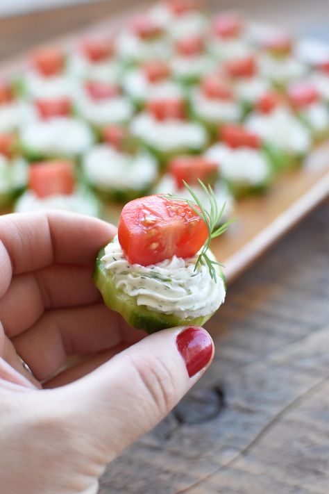 Cucumber Dill Bites, Cucumber Hors D’oeuvres, Cucumber Bites Appetizers, Cheap Party Food, Cucumber Appetizers, Spring Appetizers, Football Appetizers, Cucumber Dill, Cucumber Bites