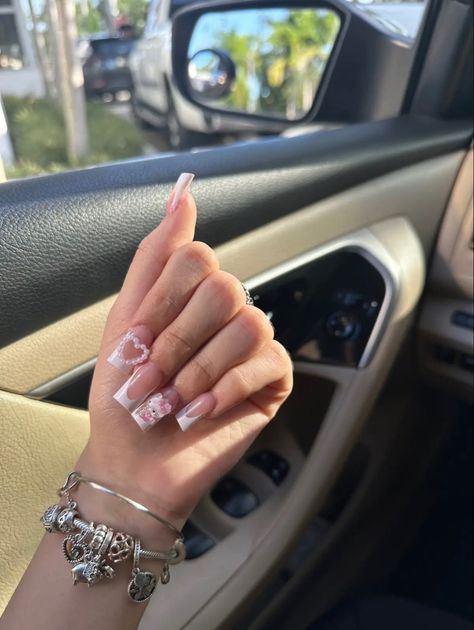 White French With Charms, Gel Nails With Charms, Acrylics Aesthetic, Nails With Charms, Henna Nails, Acrylic Nail Set, Short Square Acrylic Nails, Pretty Gel Nails, Trending Pins