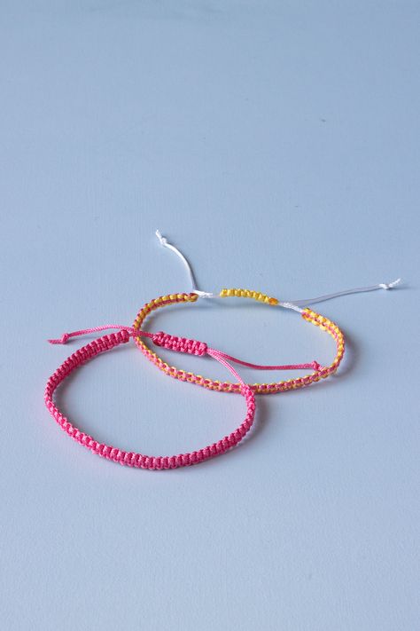 Gems Crafts, Diy Friendship Bracelets Easy, Square Knot Bracelet, Cord Bracelet Diy, Knots Jewelry, Square Knot Bracelets, Braid Bracelet, Ankle Bracelets Diy, Cute Friendship Bracelets