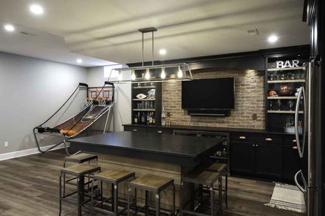 Basement Bar Designs Layout, Basement Layouts, Basement Sports Bar, Room Ideas Basement, Basement Remodel Ideas, Remodeling Basement, Basement Living Room, Basement Bar Plans, Basement Games