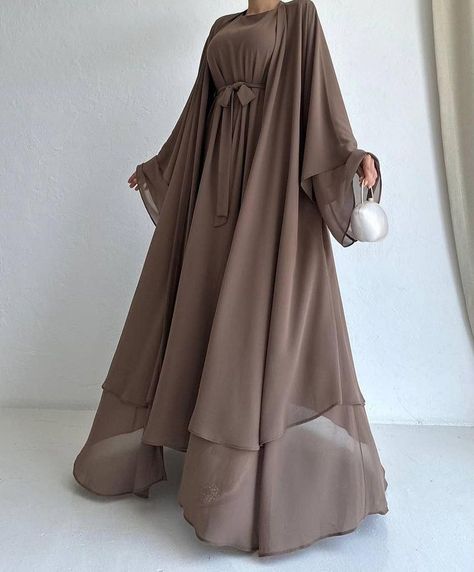 Designer Abaya, Explore Outfit, Abaya Design, Modest Casual Outfits, Modest Dresses Fashion, Fashion Sketches Dresses, Mode Abaya, Fashion Top Outfits, Fancy Dresses Long