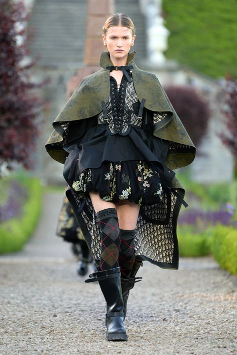 Christian Dior Resort 2025 Fashion Show | Vogue Embroidered Summer Dress, Dior Fashion Show, Dior Cruise, Punk Street Style, Resort 2025, Ski Style, Grunge Coquette, Maria Grazia Chiuri, 2025 Fashion