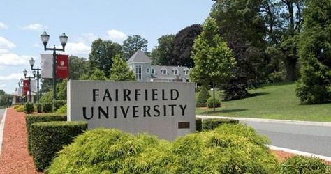 20 Things That Happen When You Go To Fairfield Boarding School Aesthetic, Fairfield University, University Aesthetic, College Vision Board, Student Protest, Going Back To College, Her Campus, Back To College, College Admission