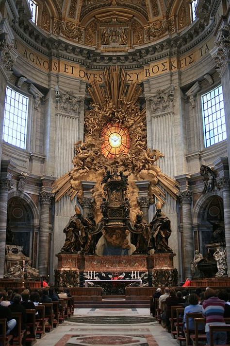 Catedral de San Pedro, en Roma, Italia. Peter's Chair, Vatican Rome, Gian Lorenzo Bernini, Lorenzo Bernini, St Peters Basilica, Saint Peter, Vatican Museums, Cathedral Church, Church Architecture