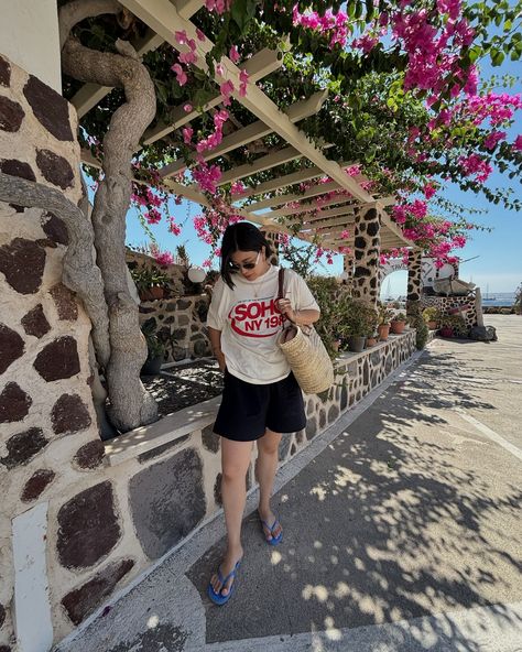 Beach -🍦 - beach. Does that sound like a good plan? 🏖️ Outfit details: tee @zara shorts @cosstores slippers >> wouldn’t have worn these if I didn’t lost one of my Adilette slides🥹 sunnies @celine bag @dilleenkamille #simplestyling #casualchicstyle #summervacay #summervacations #europeansummer #summeroutfitideas #summeroutfitinspo #simpleoutfit #simpleoutfitideas #mumswithstyle #whatimwearingnow #casualoutfitsdaily #todaystyle #everydayoutfit #simpleoutfits #streetwearinspo #streetstylein... Streetwear Inspo, Outfit Plan, Zara Shorts, Celine Bag, H Style, European Summer, Casual Chic Style, Sounds Like, Outfit Details