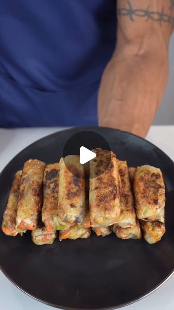 Spring Wraps Recipes, Spring Roll Chicken, Spring Meals Healthy Easy Recipes, Spring Roll Ideas, Kineska Hrana, Spring Rolls Chicken, Easy Spring Rolls Recipe, Spring Roll Wraps, Healthy Spring Rolls